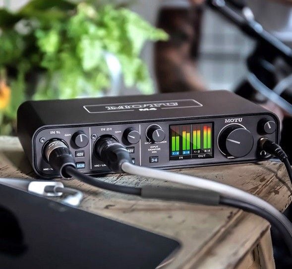 Combo Thu Âm MOTU M4 Và Micro Audio Technica AT2020 Phụ Kiện Tốt