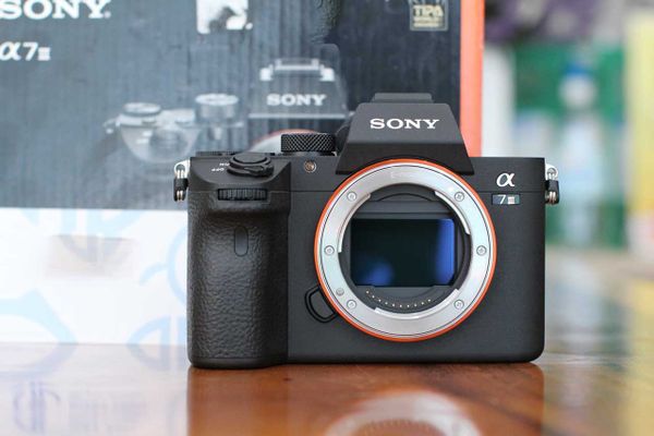 Sony Alpha A7 Mark III Máy ảnh Full Frame chính hãng