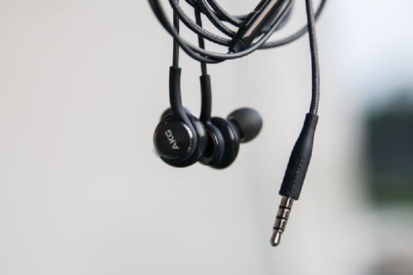 Tai Nghe Earphone AKG S10+