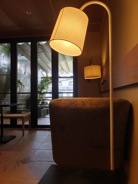  Đèn đứng lồng che - MST019 