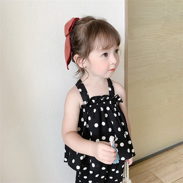 Bộ đồ mùa hè cho bé gái LOBY thiết kế áo dây thoáng mát B0103002