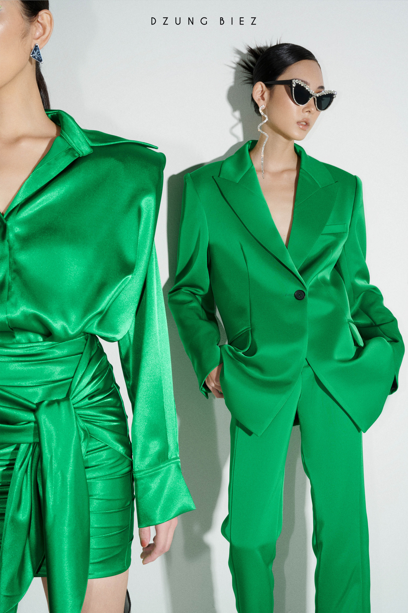 Cách diện vest nam màu xanh lá