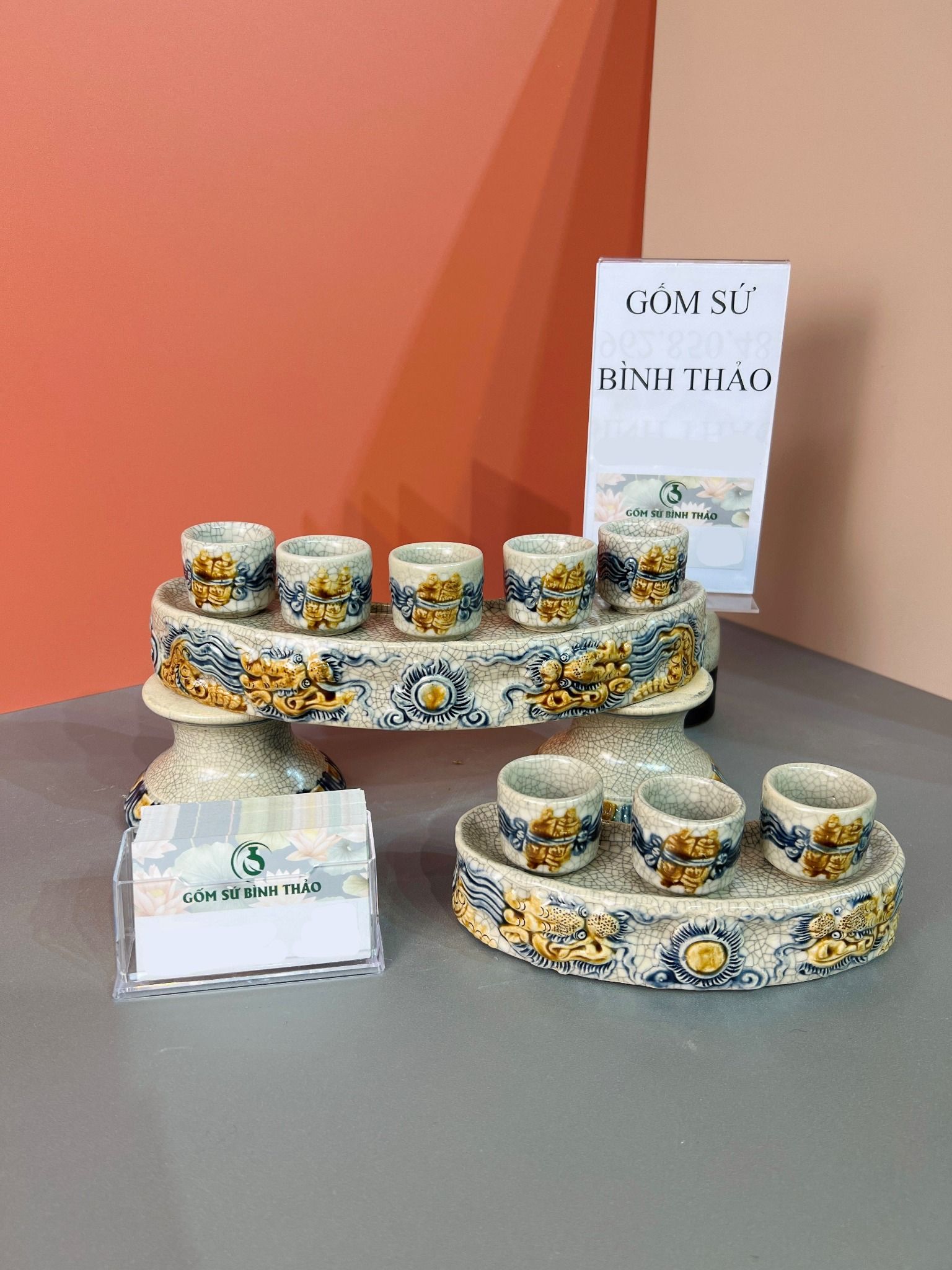  Bộ kỷ thờ men rạn đắp nổi dáng cong - gốm sứ Bát Tràng 