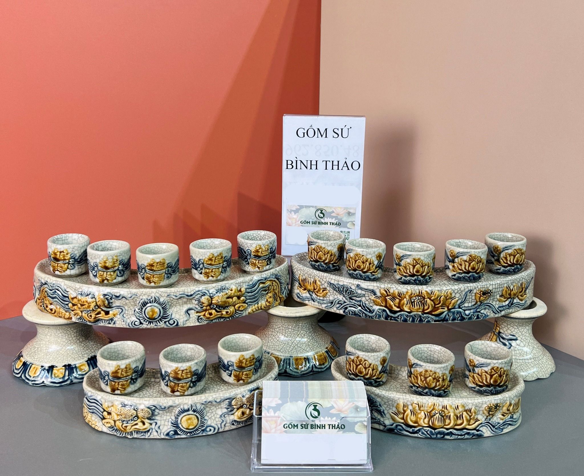  Bộ kỷ thờ men rạn đắp nổi dáng cong - gốm sứ Bát Tràng 