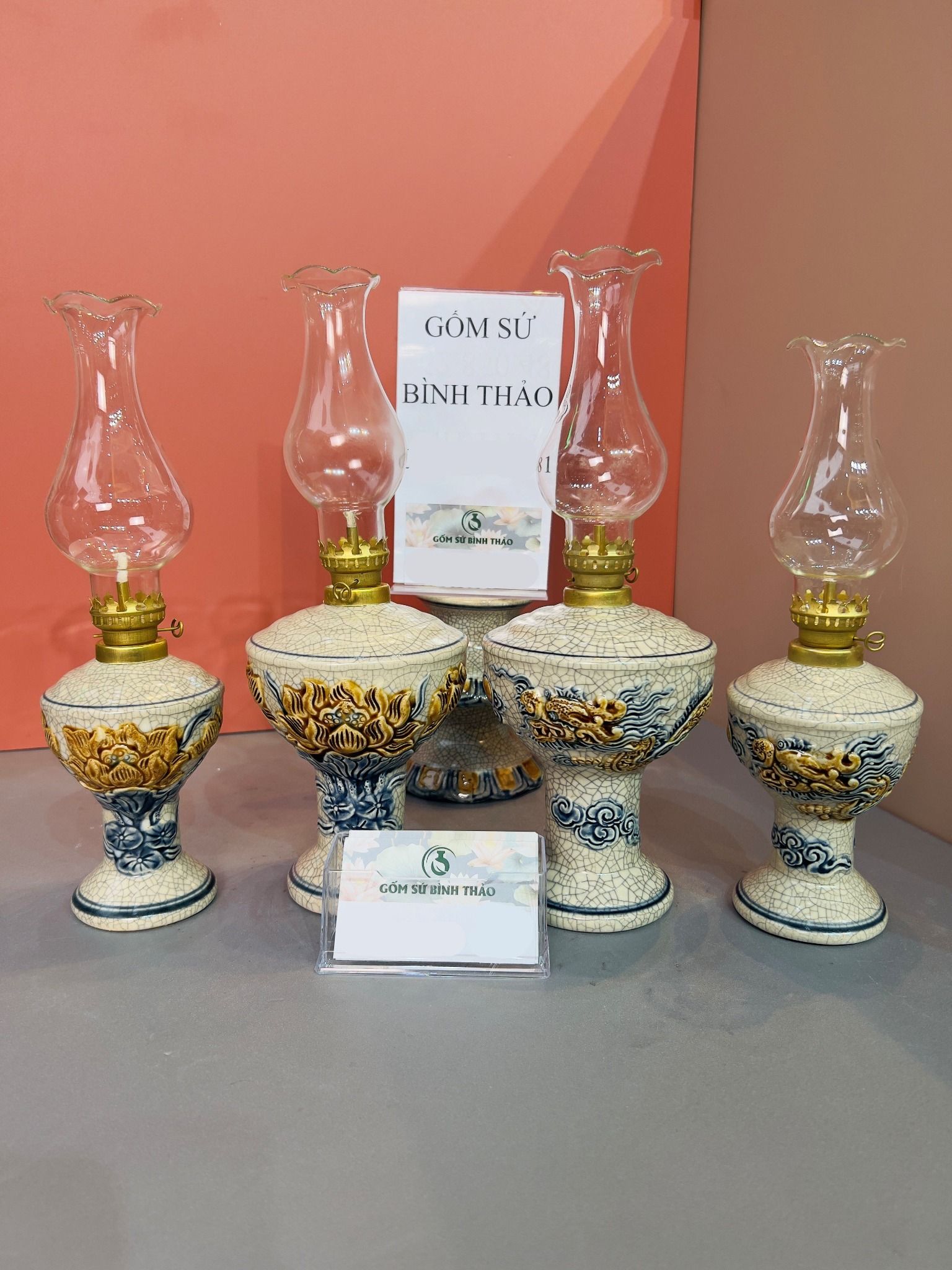  Đèn dầu Vuông Rồng / Sen Men rạn Đắp nổi PA 