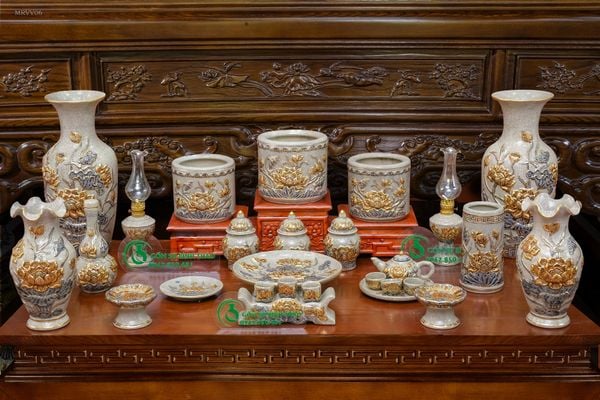  Bộ thờ cúng Bát Tràng cao cấp Vẽ Vàng 24k Men rạn Đắp nổi, bộ bát hương đầy đủ - Hàng Nghệ nhân MRVV06 