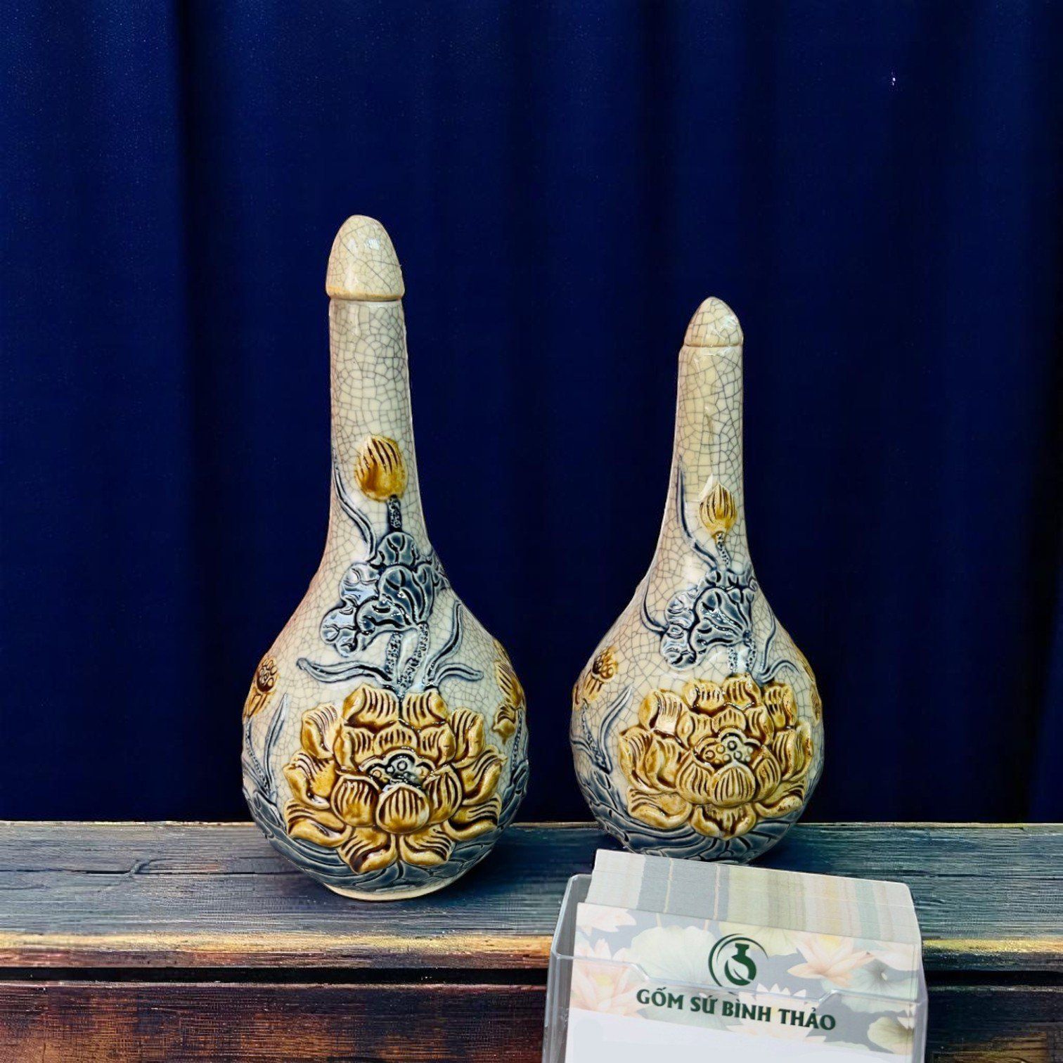  Nậm rượu 1 bầu Sen Men rạn Đắp nổi PA 