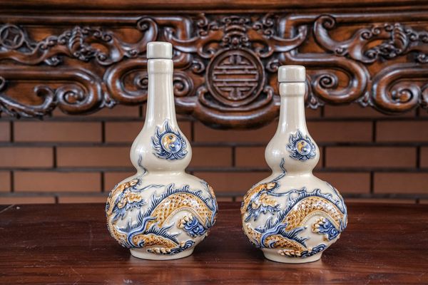  Nậm rượu Rồng Men hoàng thổ Đắp nổi Cao cấp - Gốm Nghệ nhân Bát Tràng 