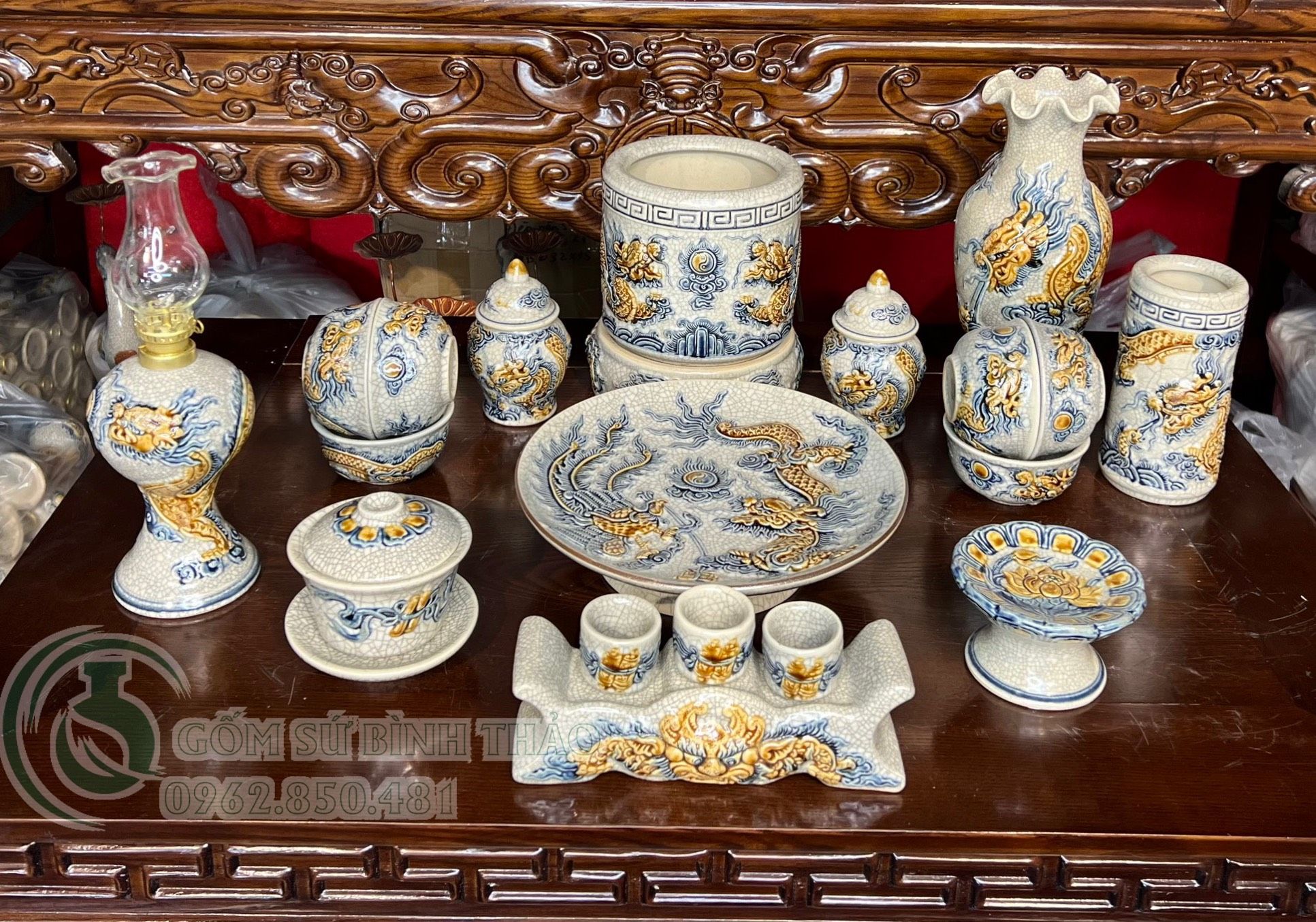  Bộ đồ thờ cúng 1 Bát hương Men Rạn đắp nổi Bát Tràng hàng Nghệ nhân MRPA04 