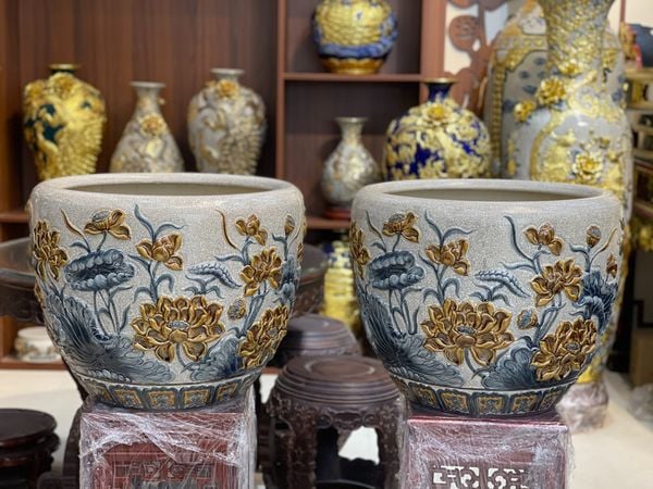  Thống men rạn đắp nổi - Liên hoa cát tường 