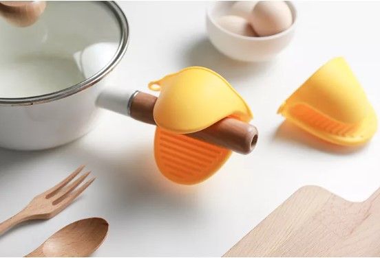 Dụng cụ nhấc nồi cách nhiệt bằng silicone