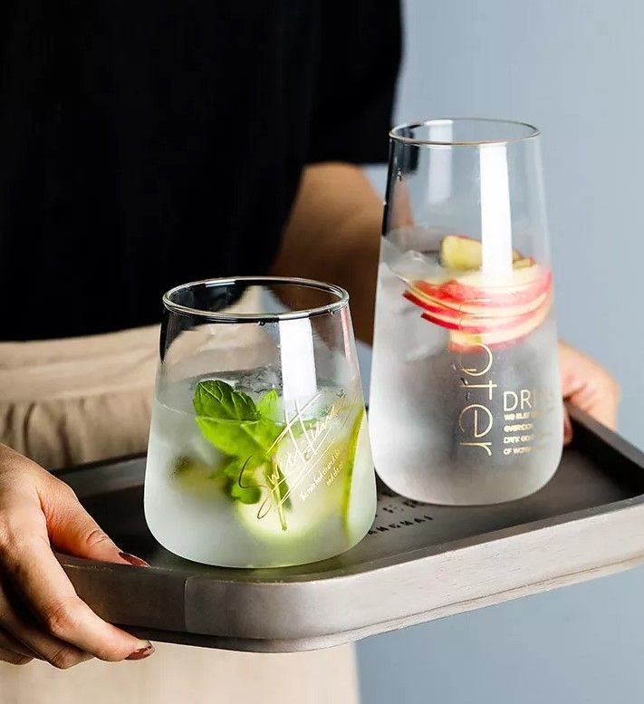 Ly thuỷ tinh đáy tròn hoa văn chữ hiện đại