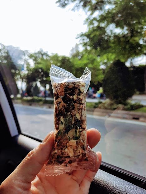 GRANOLA - THANH GẠO LỨT MIX HẠT DINH DƯỠNG, KHOAI MÔN, BÍ ĐỎ, HẠT SEN, ĐẬU ĐEN, RONG BIỂN