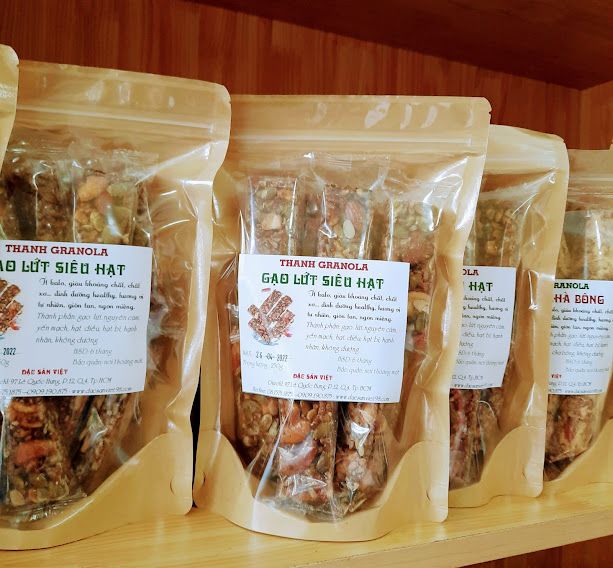 GRANOLA - THANH GẠO LỨT MIX HẠT DINH DƯỠNG, KHOAI MÔN, BÍ ĐỎ, HẠT SEN, ĐẬU ĐEN, RONG BIỂN
