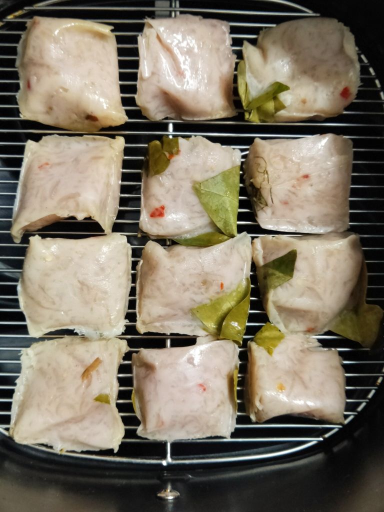 NEM CHUA LÁ CHÙM RUỘT