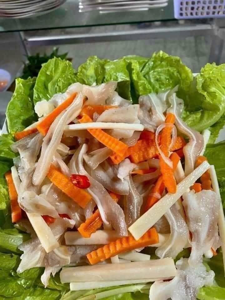 TAI HEO NGÂM CHUA NGỌT