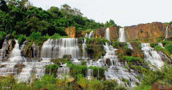 Thác Pongour còn gọi là thác Bảy tầng. Ảnh: ST