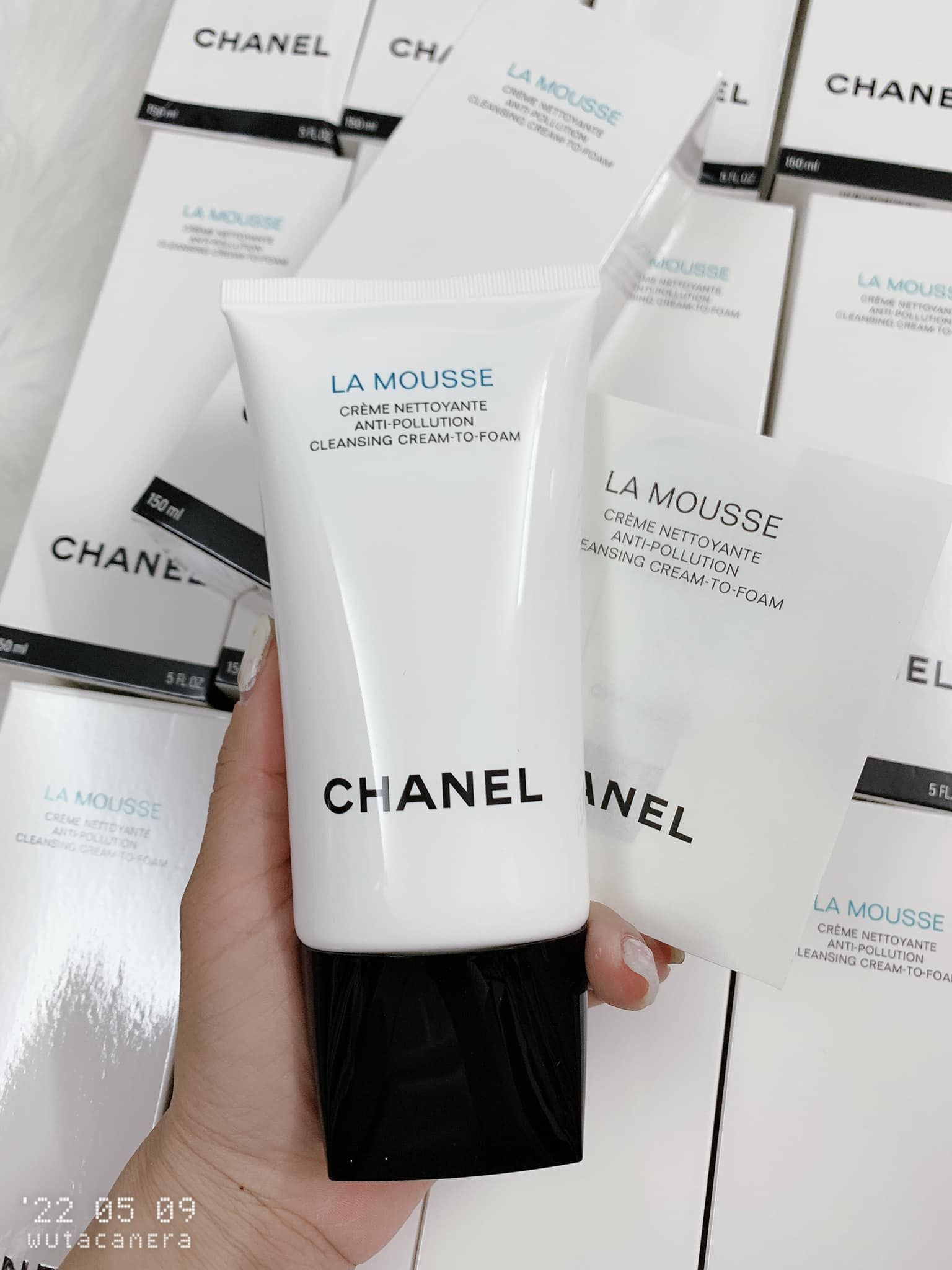 Chanel La Mousse Anti-Pollution Cleansing Cream-to-Foam 150ml, Beauty &  Personal Care, Face, Face Care on Carousell
