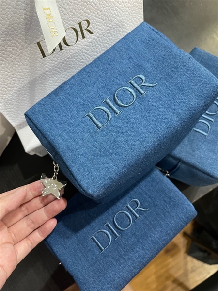Túi Đựng Mỹ Phẩm Dior Xanh Denim Khoá Sao - 14.5x10x8 – Mỹ Túi Đựng Mỹ Phẩm Dior Xanh Denim Khoá Sao - 14.5x10x8 – Mỹ
