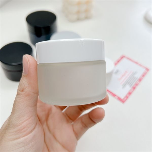  Hũ Thuỷ Tinh 50gr Thân Trong Nắp Trắng 