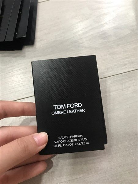 Vial nước hoa Tom Ford Ombré Leather EDP – Mỹ Phẩm Socutelipstick Chính Hãng