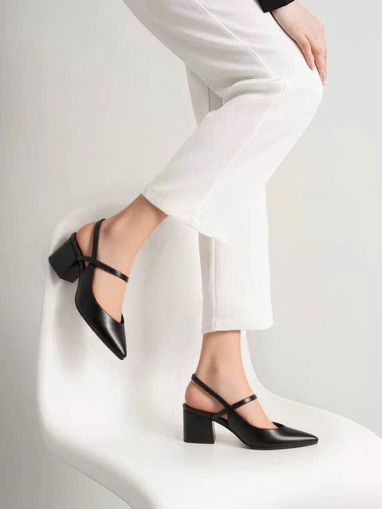  Giày sandal xẻ  tim bít mũi hở gót trụ 5cm 1005 