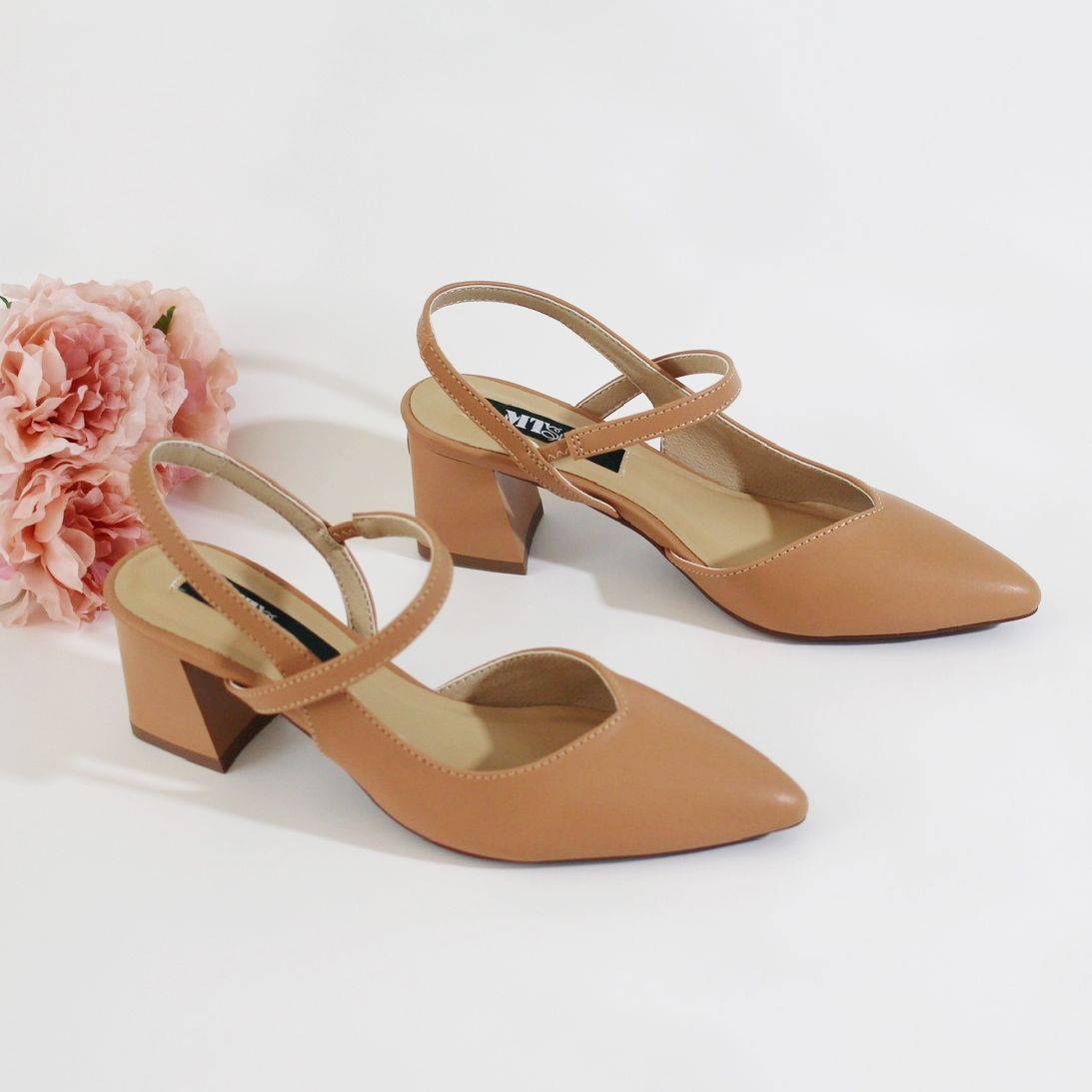  Giày sandal xẻ  tim bít mũi hở gót trụ 5cm 1005 