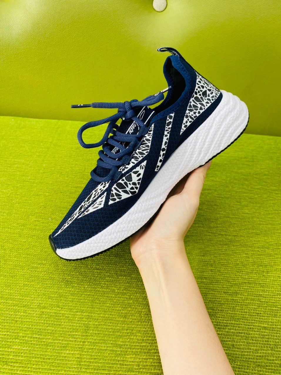  Giày thể thao xuất dư MT100 