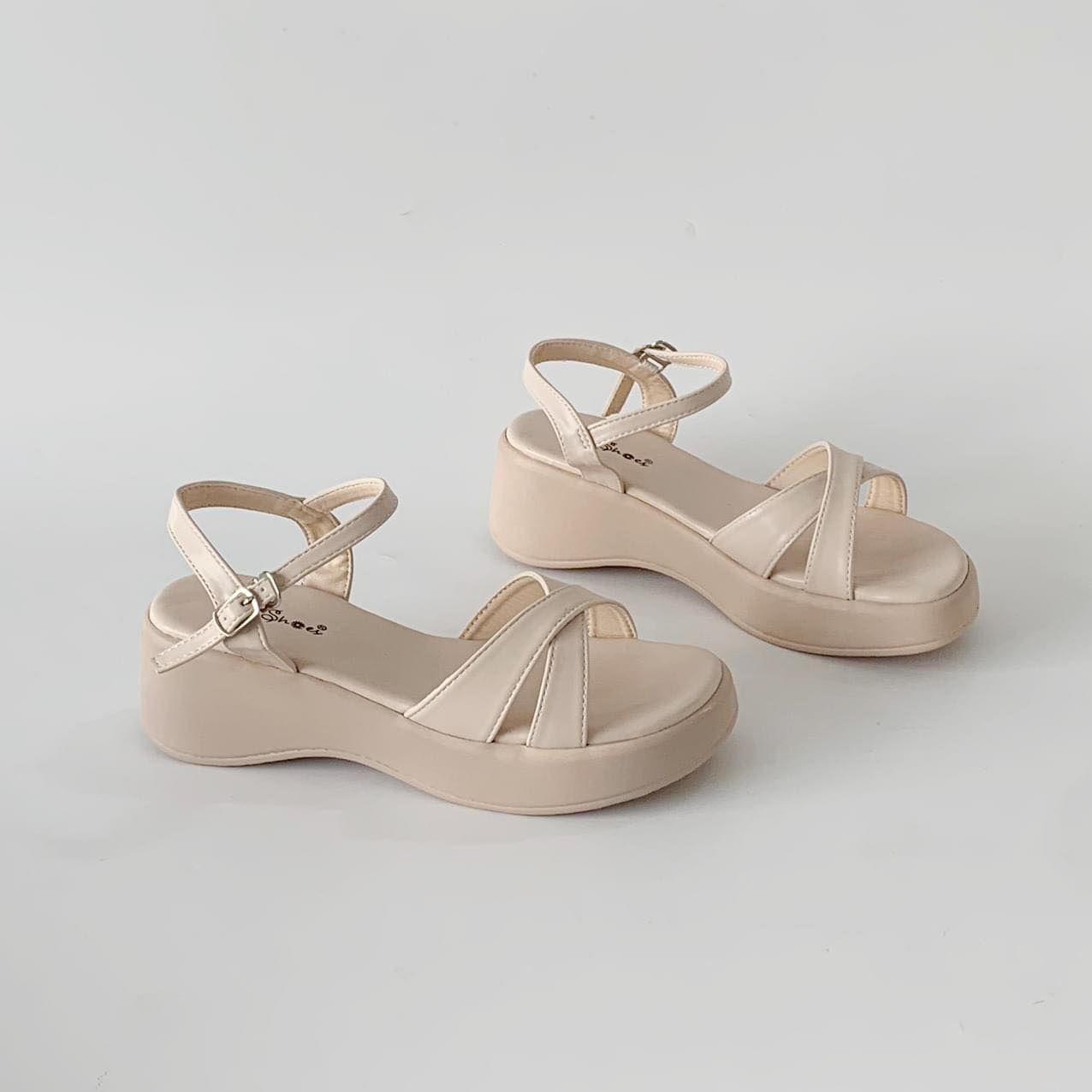  Sandal bánh mì nữ quai chéo đế 5cm 111 