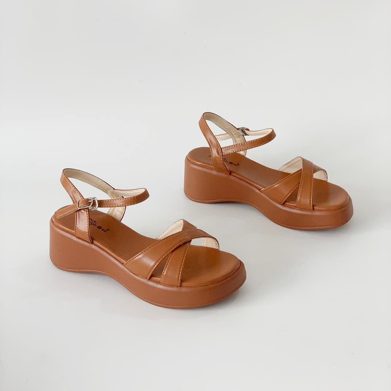  Sandal bánh mì nữ quai chéo đế 5cm 111 