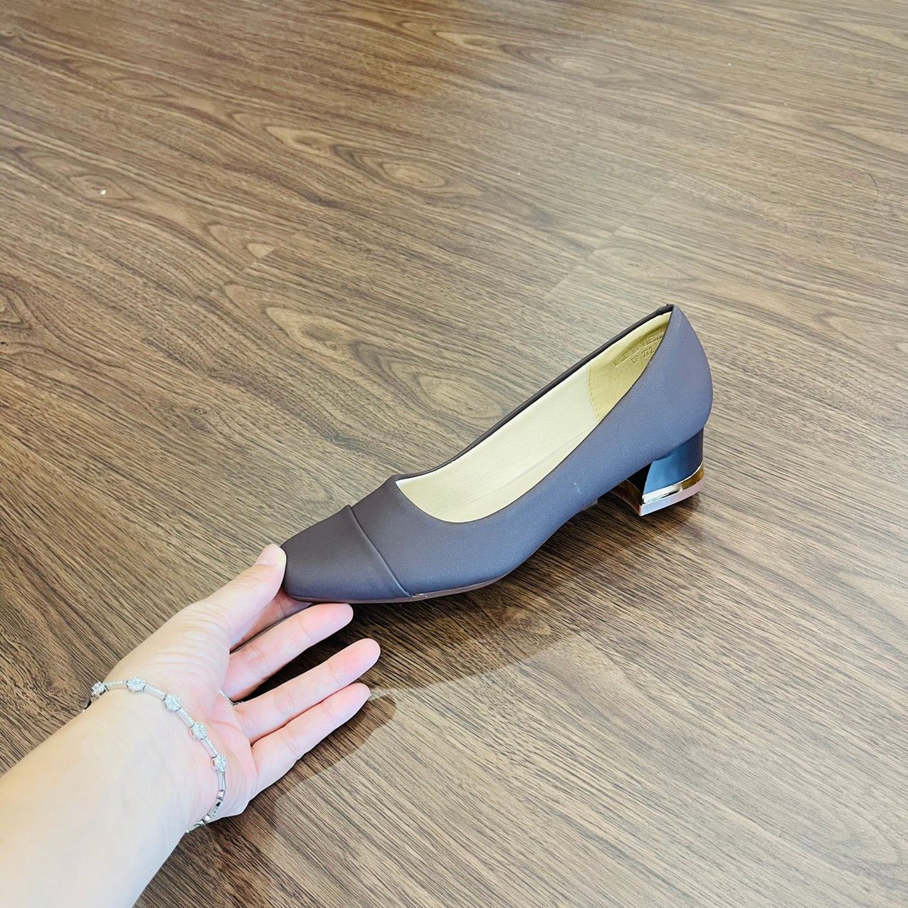  Giày cao gót 3cm, mũi vuông đắp da MT272 