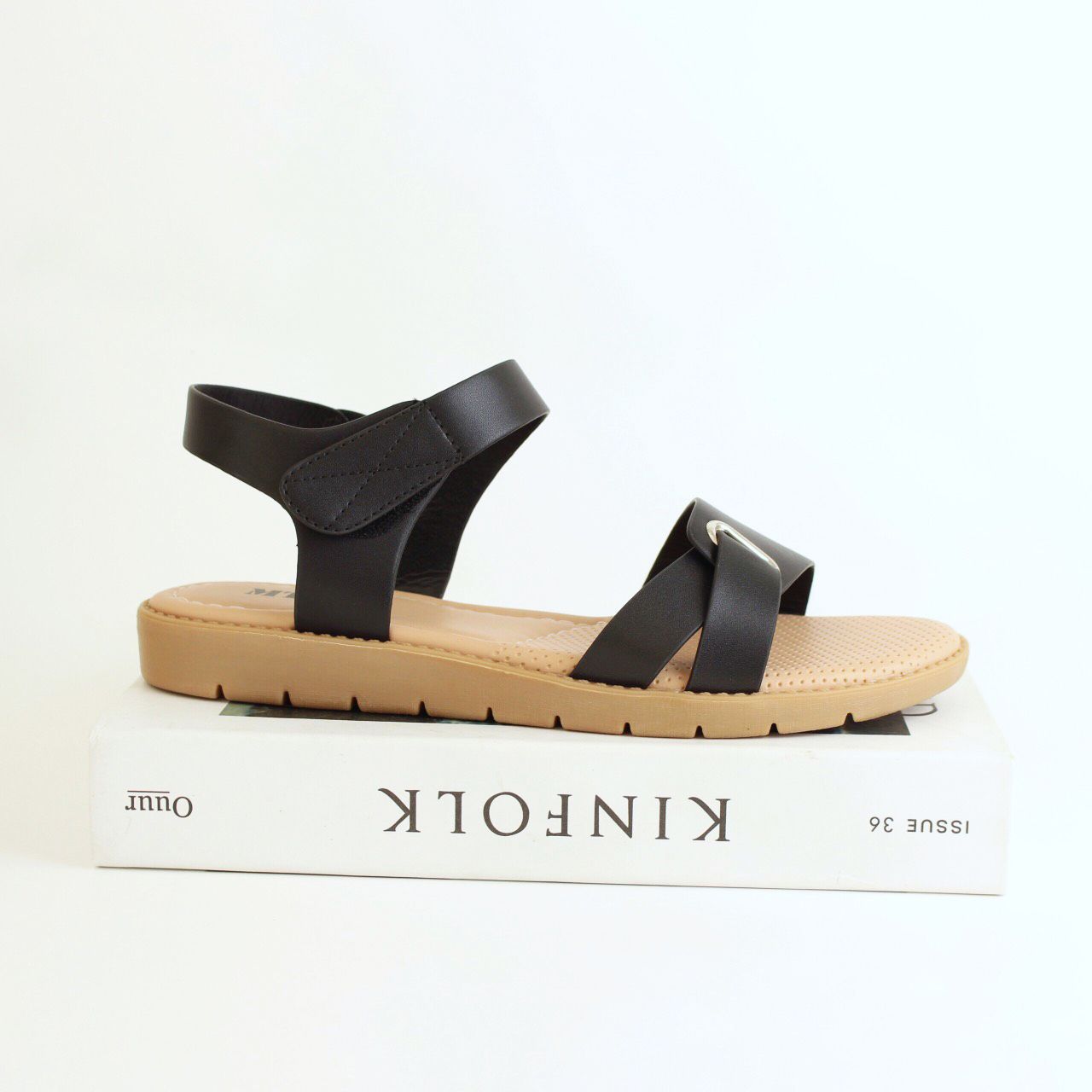  Sandal quai dán khóa tròn 27 