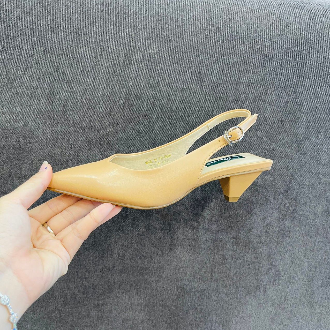  Xăng đan 3cm mũi xẻ tim, gót tam giác MT3078 