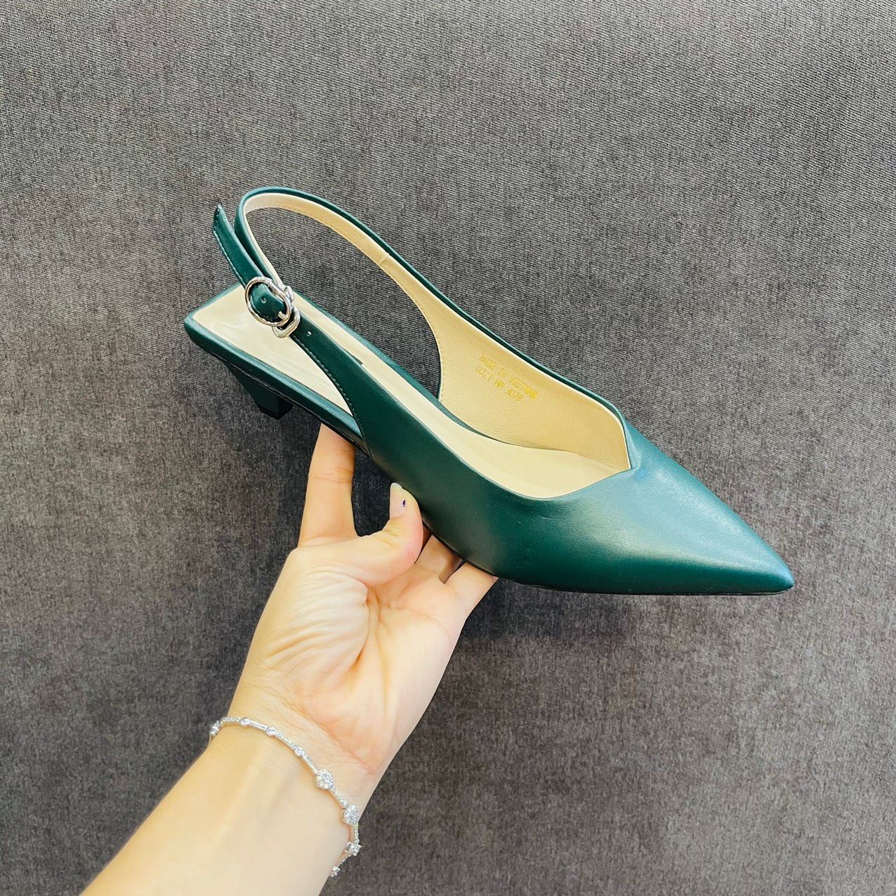  Xăng đan 3cm mũi xẻ tim, gót tam giác MT3078 