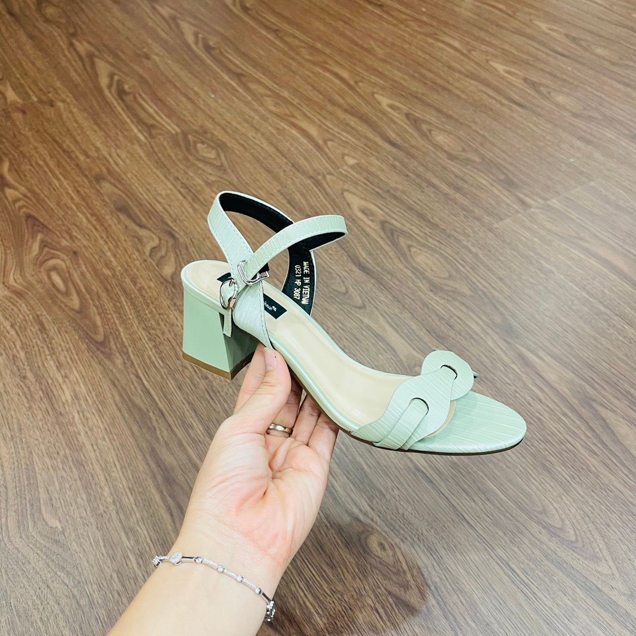  Xăng đan gót 5cm, quai sóng MT3087 