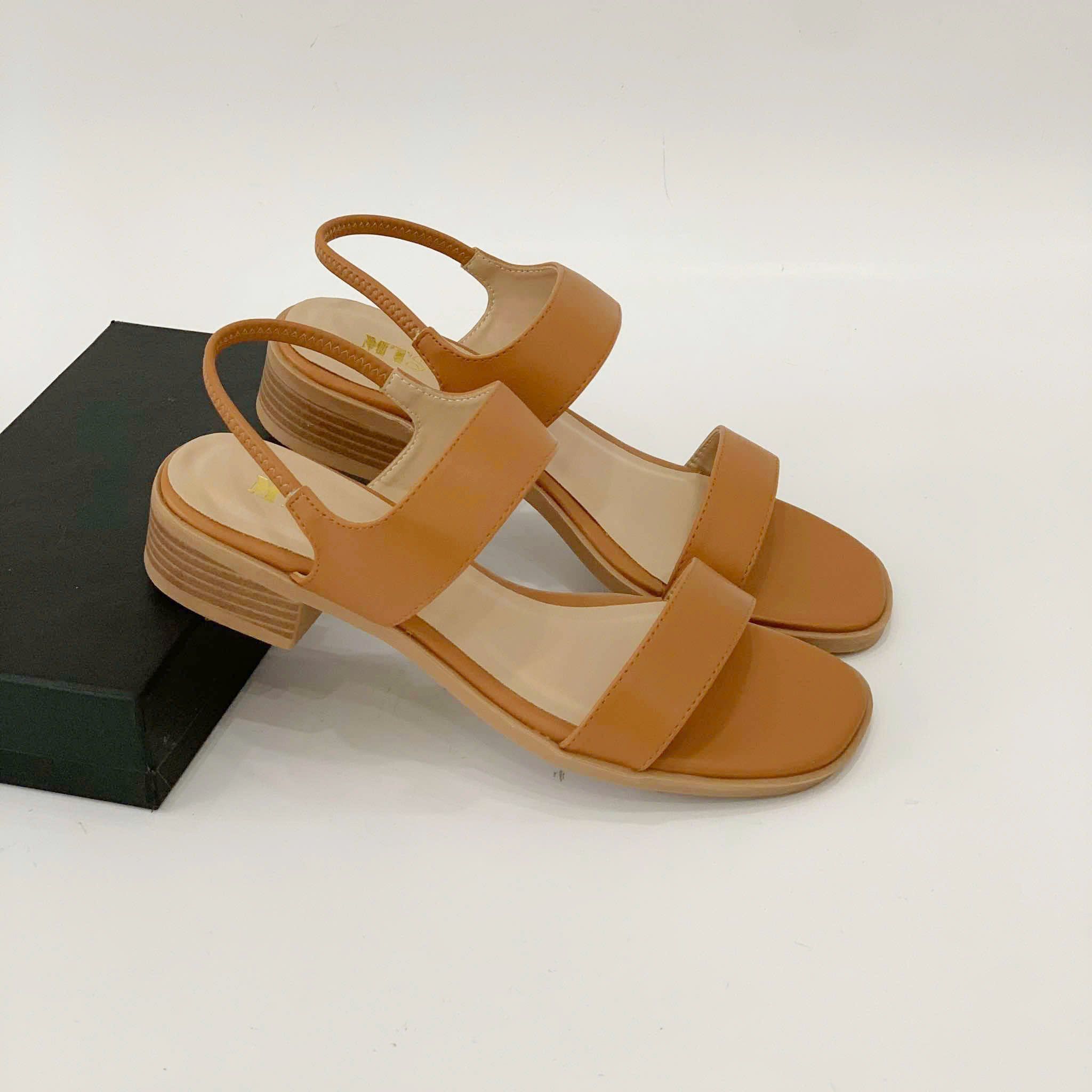  Sandal mũi vuông quai ngang 3cm 3288 