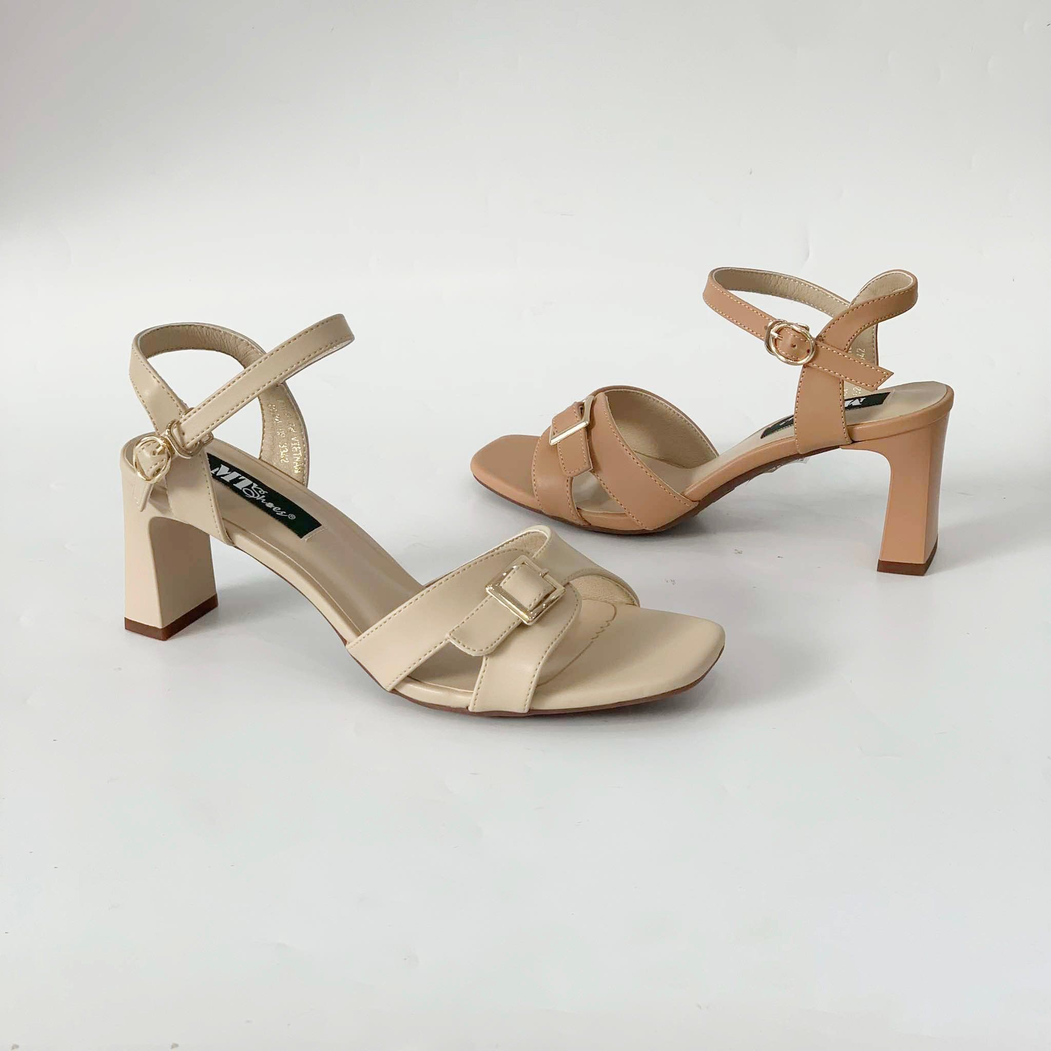  Giày sandal nữ quai ngang phối khóa vuông, gót trụ 7cm MT3223 