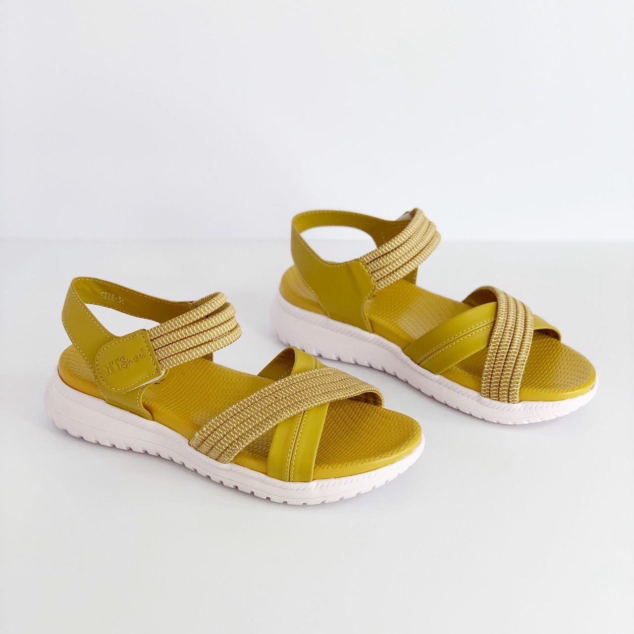  Giày sandal nữ quai chéo MT064 