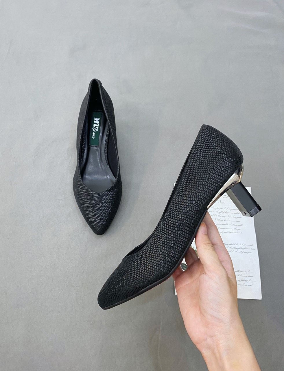  Giày VIP xẻ tim gót 3cm MT3147 