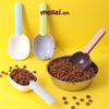 Thìa muổng xúc thức ăn hạt gắn kẹp miệng túi