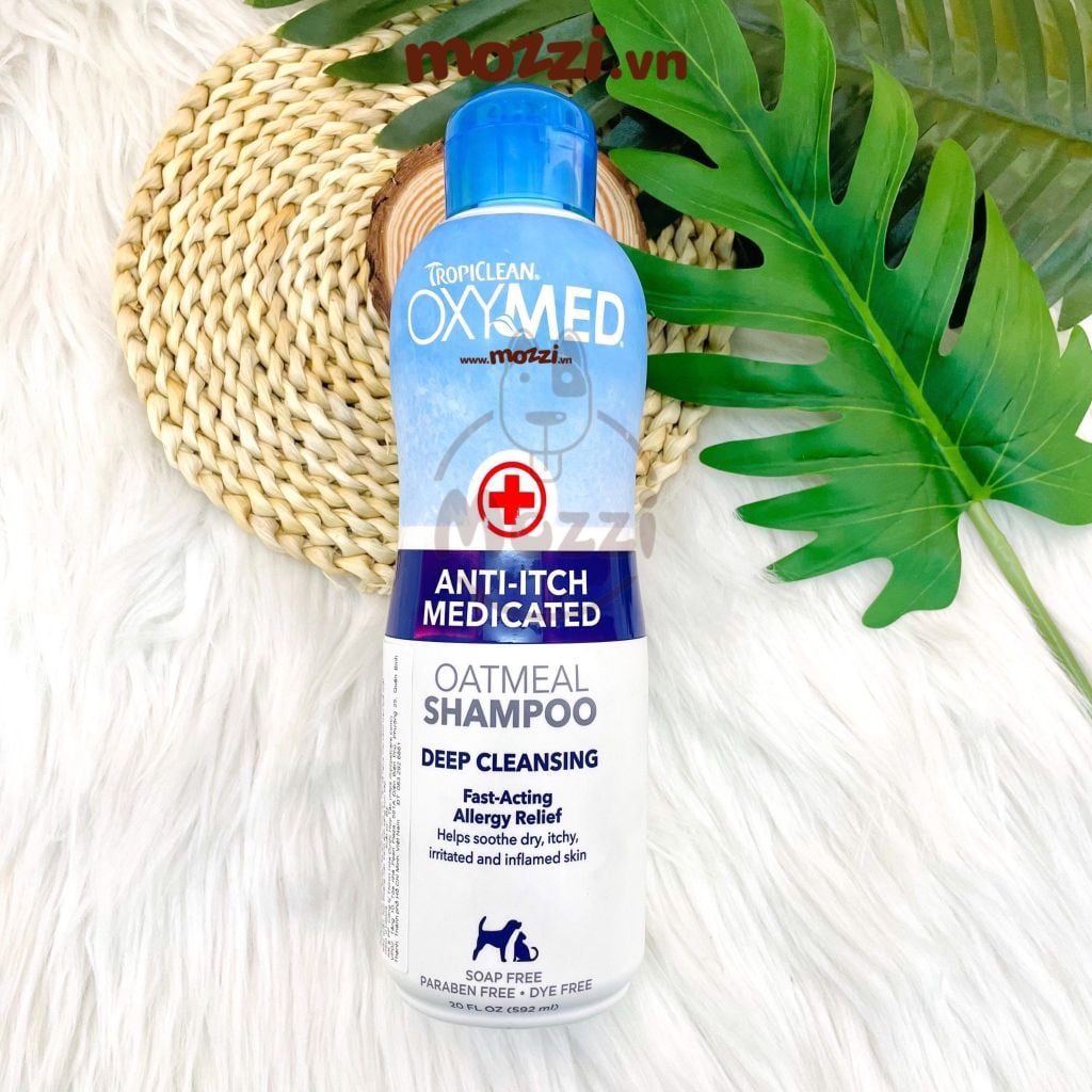 Sữa tắm Tropiclean OXYMED Gội ủ xả viêm da nấm ngứa 592ml cho chó mèo