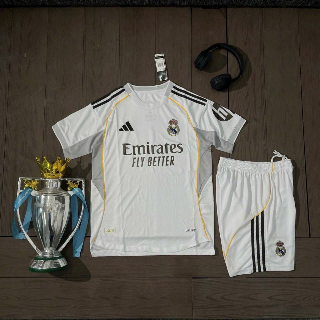 Quần Áo Bóng Đá Real Madrid Trắng Vải Mè Gai Thái Cao Cấp Mẫu Mới Nhất