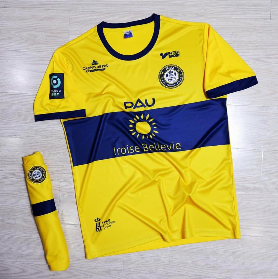 Bộ quần áo bóng đá PAU FC QUANG HẢI màu vàng