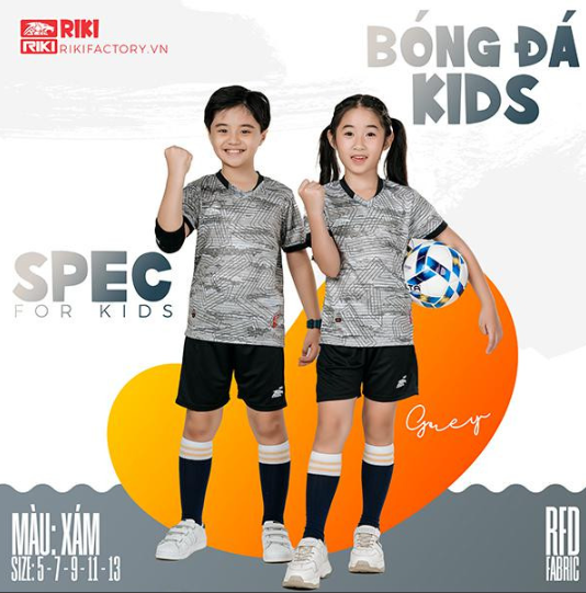 Quần áo đá banh trẻ em không logo Riki Spec màu Xám