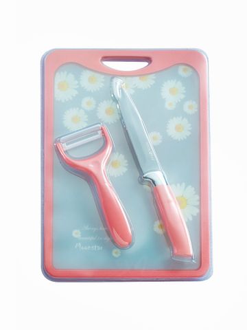 Hình ảnh BỘ DAO THỚT HOA 3 MÓN - 007115P đa năng trong gian bếp