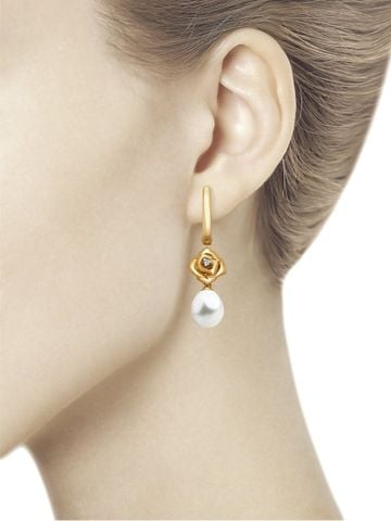 Bông tai dài bằng vàng đính ngọc trai và kim cương - 8020068NO1814