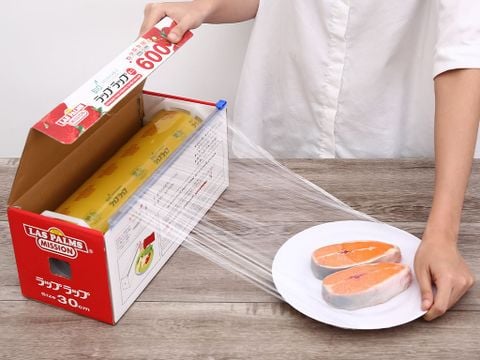 Hình ảnh MÀNG BỌC TP LAS PALMS DAO NHỰA ĐỎ 30CM X 500 - MBTP50006071 đa năng trong gian bếp
