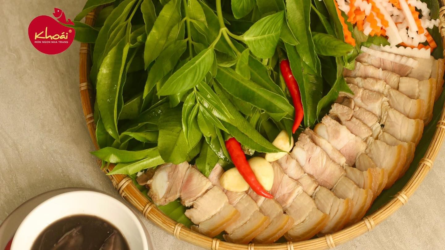  Thịt Ngâm Mắm Cuốn Rau Rừng & Mắm Mực - Boiled Pork With Vegetable & Salted Squid Sauce 