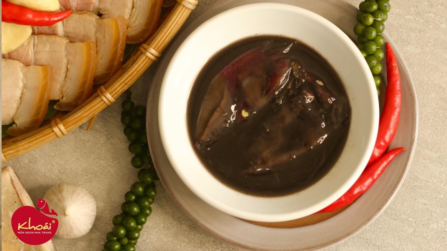  Thịt Ngâm Mắm Cuốn Rau Rừng & Mắm Mực - Boiled Pork With Vegetable & Salted Squid Sauce 
