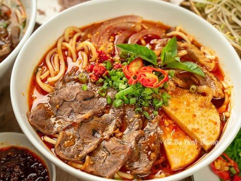  Bún Bò Khoái - Khoái Beef Noodle Soup 